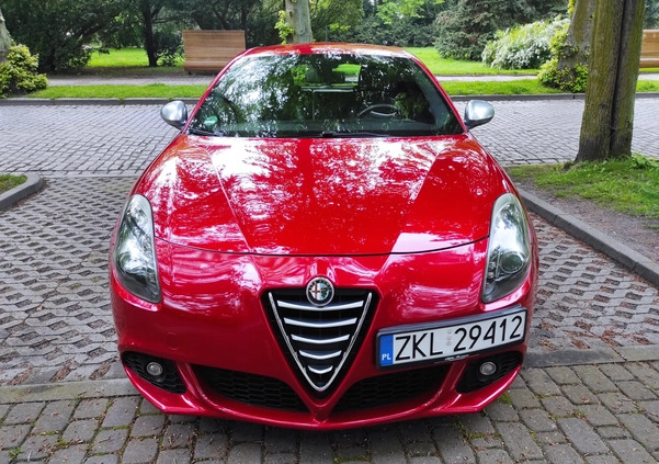 Alfa Romeo Giulietta cena 23700 przebieg: 291000, rok produkcji 2010 z Kołobrzeg małe 191